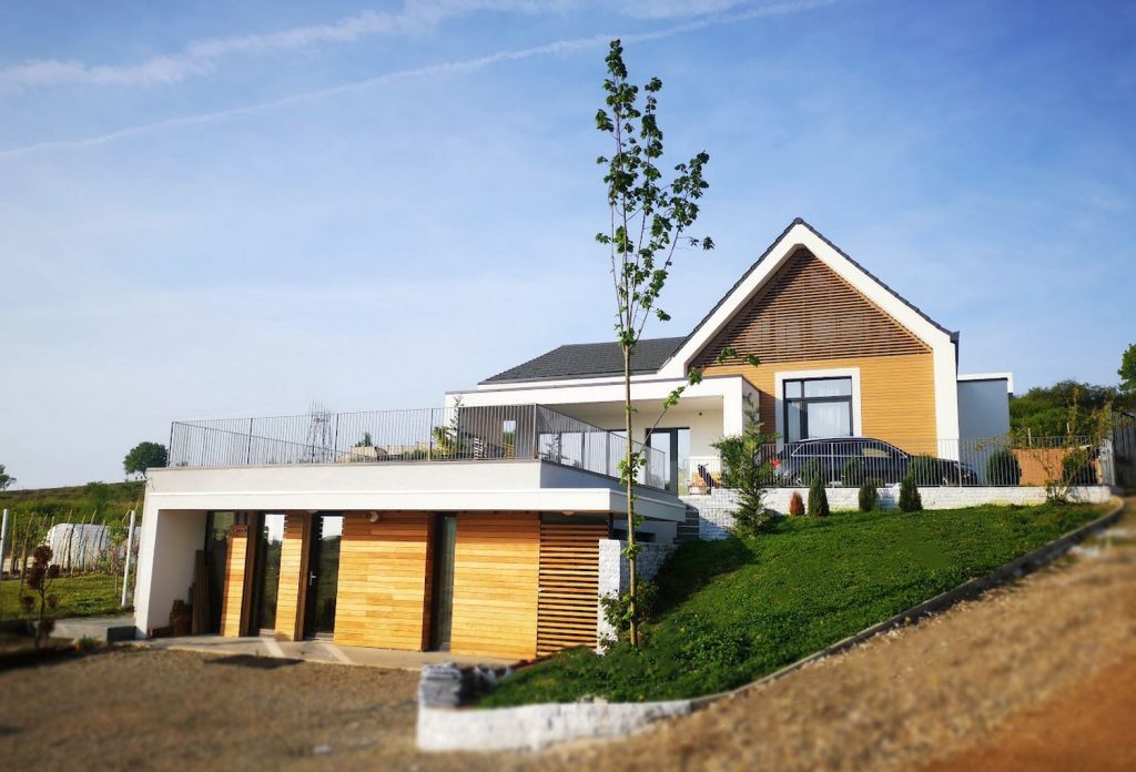 casa pe un deal in Alba Iulia